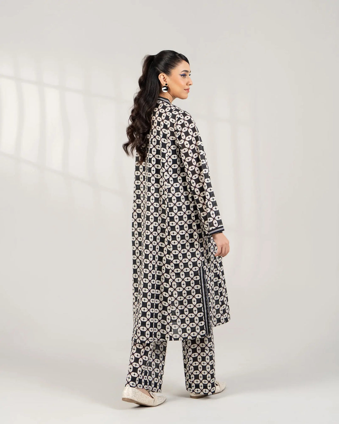 2 Piece - Printed Khaddar Suit Unstitched | UNFF-005 - Sha Posh Textile