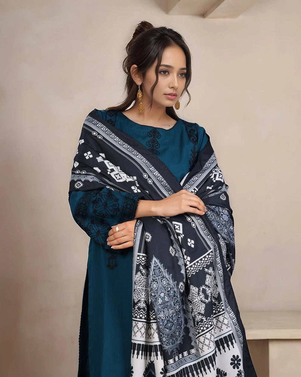 Cross Slub Khaddar 3PC | 16591 Sha Posh Textile