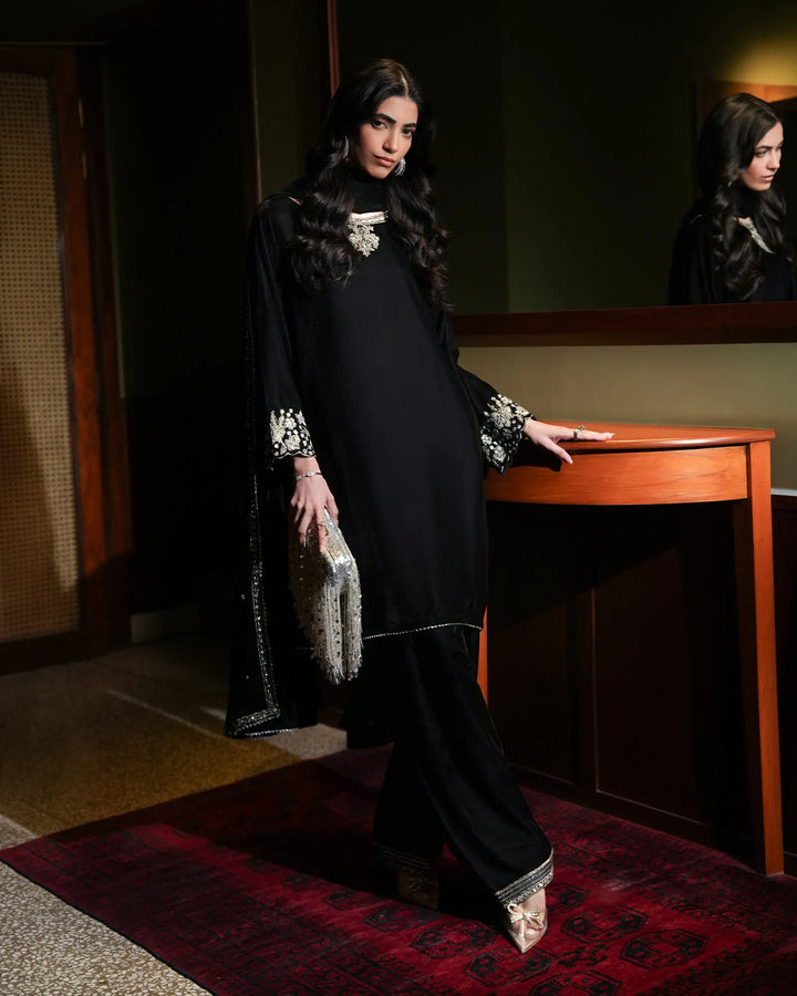 Women Velvet 3 Pcs | 1250